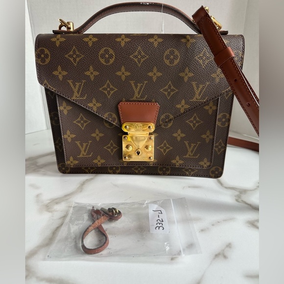 Authentic Very Rare Crossbody/ Shoulder Bag LOUIS
VUITTON "Monceau 26 - Picture 10 of 16